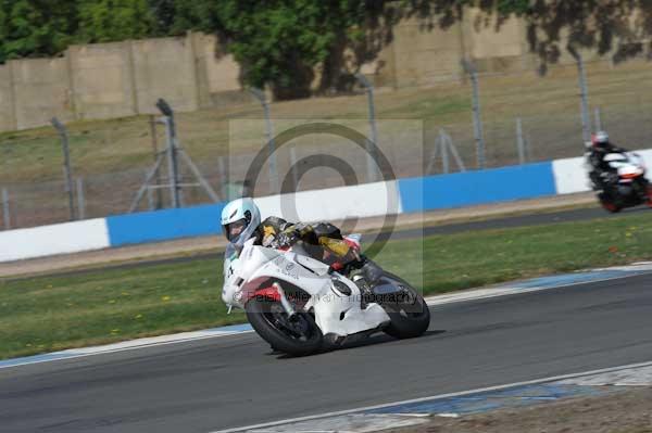 Motorcycle action photographs;Trackday digital images;donington;donington park leicestershire;donington photographs;event digital images;eventdigitalimages;no limits trackday;peter wileman photography;trackday;trackday photos