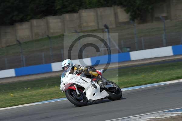 Motorcycle action photographs;Trackday digital images;donington;donington park leicestershire;donington photographs;event digital images;eventdigitalimages;no limits trackday;peter wileman photography;trackday;trackday photos