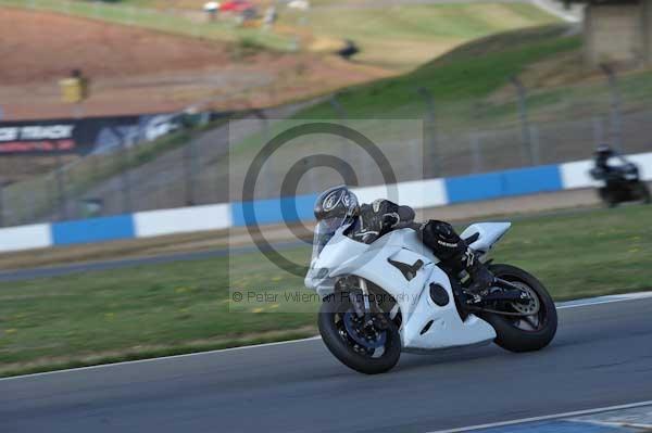 Motorcycle action photographs;Trackday digital images;donington;donington park leicestershire;donington photographs;event digital images;eventdigitalimages;no limits trackday;peter wileman photography;trackday;trackday photos