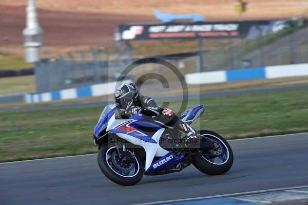 Motorcycle action photographs;Trackday digital images;donington;donington park leicestershire;donington photographs;event digital images;eventdigitalimages;no limits trackday;peter wileman photography;trackday;trackday photos