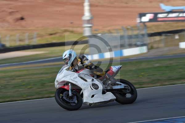 Motorcycle action photographs;Trackday digital images;donington;donington park leicestershire;donington photographs;event digital images;eventdigitalimages;no limits trackday;peter wileman photography;trackday;trackday photos