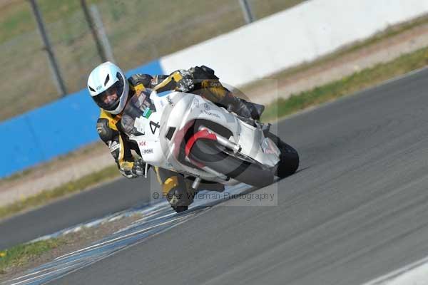 Motorcycle action photographs;Trackday digital images;donington;donington park leicestershire;donington photographs;event digital images;eventdigitalimages;no limits trackday;peter wileman photography;trackday;trackday photos