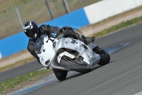 Motorcycle action photographs;Trackday digital images;donington;donington park leicestershire;donington photographs;event digital images;eventdigitalimages;no limits trackday;peter wileman photography;trackday;trackday photos