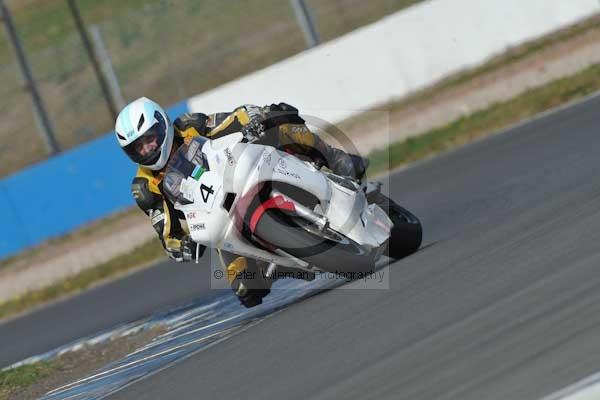 Motorcycle action photographs;Trackday digital images;donington;donington park leicestershire;donington photographs;event digital images;eventdigitalimages;no limits trackday;peter wileman photography;trackday;trackday photos