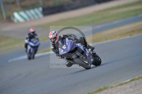 Motorcycle action photographs;Trackday digital images;donington;donington park leicestershire;donington photographs;event digital images;eventdigitalimages;no limits trackday;peter wileman photography;trackday;trackday photos