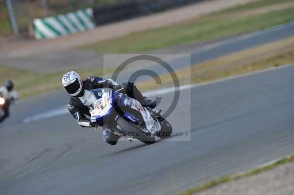 Motorcycle action photographs;Trackday digital images;donington;donington park leicestershire;donington photographs;event digital images;eventdigitalimages;no limits trackday;peter wileman photography;trackday;trackday photos