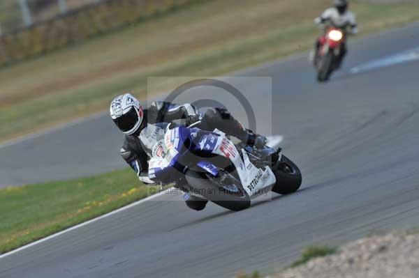 Motorcycle action photographs;Trackday digital images;donington;donington park leicestershire;donington photographs;event digital images;eventdigitalimages;no limits trackday;peter wileman photography;trackday;trackday photos