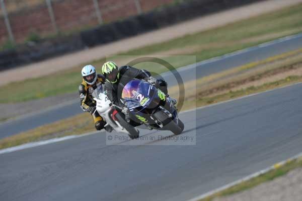 Motorcycle action photographs;Trackday digital images;donington;donington park leicestershire;donington photographs;event digital images;eventdigitalimages;no limits trackday;peter wileman photography;trackday;trackday photos