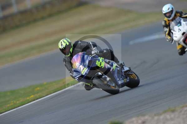 Motorcycle action photographs;Trackday digital images;donington;donington park leicestershire;donington photographs;event digital images;eventdigitalimages;no limits trackday;peter wileman photography;trackday;trackday photos