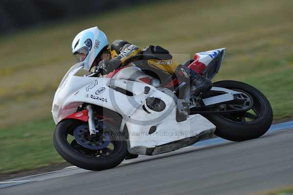 Motorcycle action photographs;Trackday digital images;donington;donington park leicestershire;donington photographs;event digital images;eventdigitalimages;no limits trackday;peter wileman photography;trackday;trackday photos
