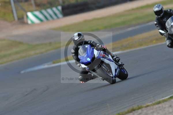 Motorcycle action photographs;Trackday digital images;donington;donington park leicestershire;donington photographs;event digital images;eventdigitalimages;no limits trackday;peter wileman photography;trackday;trackday photos
