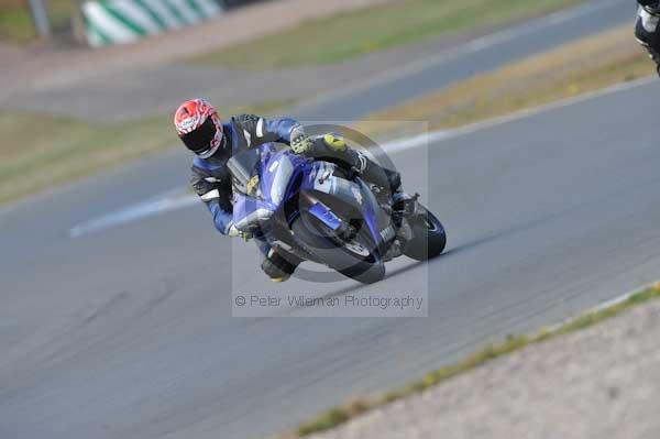 Motorcycle action photographs;Trackday digital images;donington;donington park leicestershire;donington photographs;event digital images;eventdigitalimages;no limits trackday;peter wileman photography;trackday;trackday photos