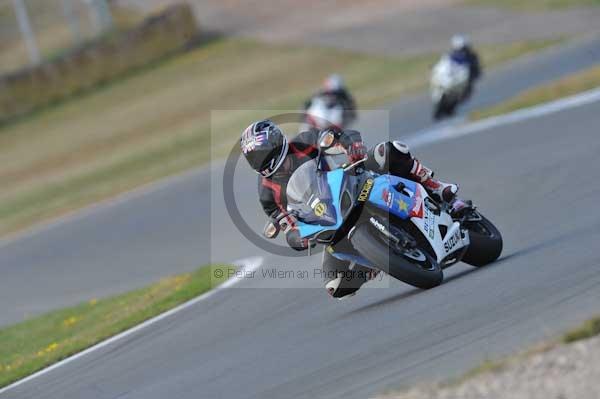 Motorcycle action photographs;Trackday digital images;donington;donington park leicestershire;donington photographs;event digital images;eventdigitalimages;no limits trackday;peter wileman photography;trackday;trackday photos