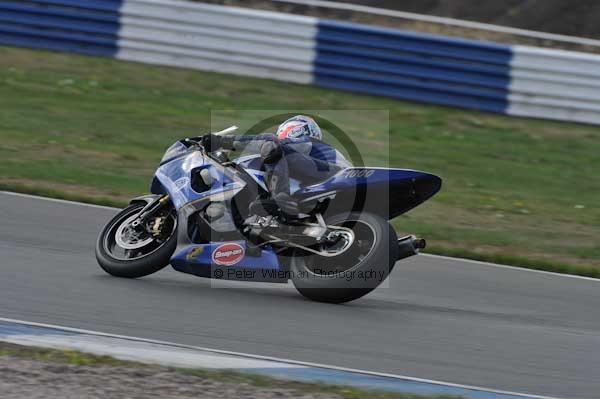 Motorcycle action photographs;Trackday digital images;donington;donington park leicestershire;donington photographs;event digital images;eventdigitalimages;no limits trackday;peter wileman photography;trackday;trackday photos