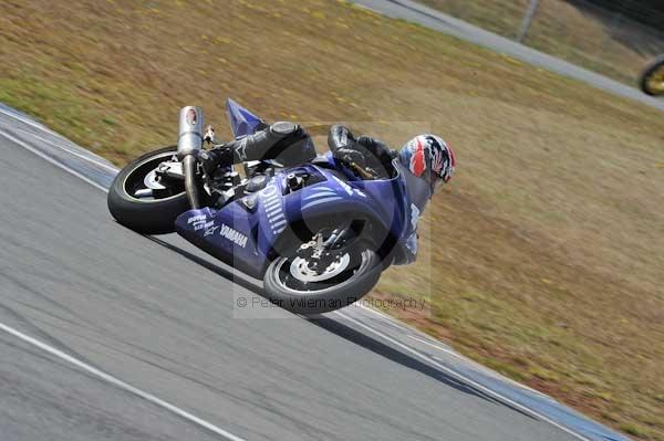 Motorcycle action photographs;Trackday digital images;donington;donington park leicestershire;donington photographs;event digital images;eventdigitalimages;no limits trackday;peter wileman photography;trackday;trackday photos