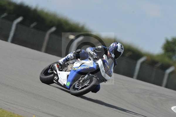 Motorcycle action photographs;Trackday digital images;donington;donington park leicestershire;donington photographs;event digital images;eventdigitalimages;no limits trackday;peter wileman photography;trackday;trackday photos
