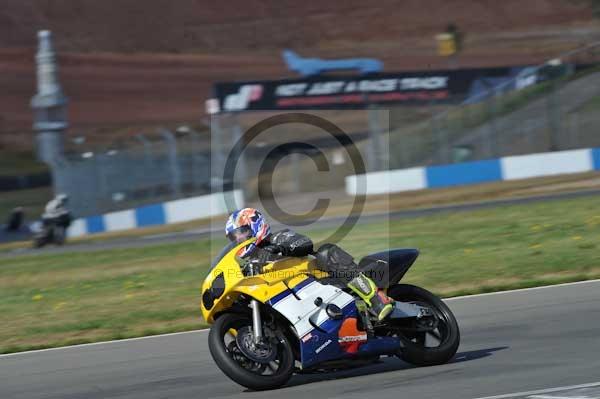 Motorcycle action photographs;Trackday digital images;donington;donington park leicestershire;donington photographs;event digital images;eventdigitalimages;no limits trackday;peter wileman photography;trackday;trackday photos