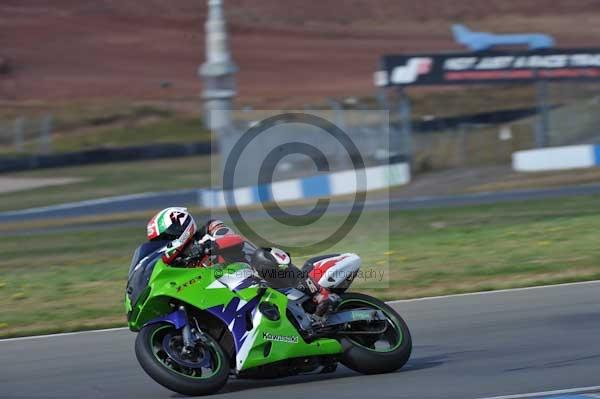 Motorcycle action photographs;Trackday digital images;donington;donington park leicestershire;donington photographs;event digital images;eventdigitalimages;no limits trackday;peter wileman photography;trackday;trackday photos