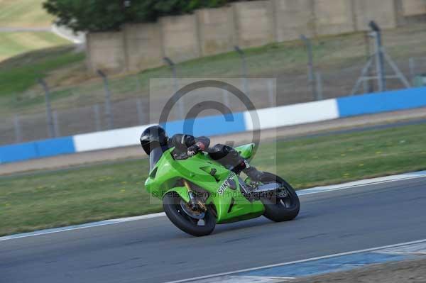 Motorcycle action photographs;Trackday digital images;donington;donington park leicestershire;donington photographs;event digital images;eventdigitalimages;no limits trackday;peter wileman photography;trackday;trackday photos