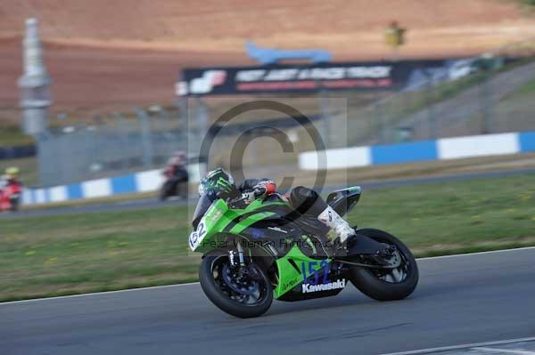 Motorcycle action photographs;Trackday digital images;donington;donington park leicestershire;donington photographs;event digital images;eventdigitalimages;no limits trackday;peter wileman photography;trackday;trackday photos