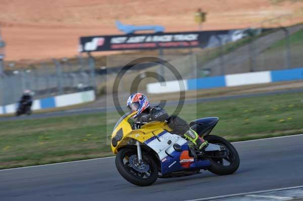 Motorcycle action photographs;Trackday digital images;donington;donington park leicestershire;donington photographs;event digital images;eventdigitalimages;no limits trackday;peter wileman photography;trackday;trackday photos