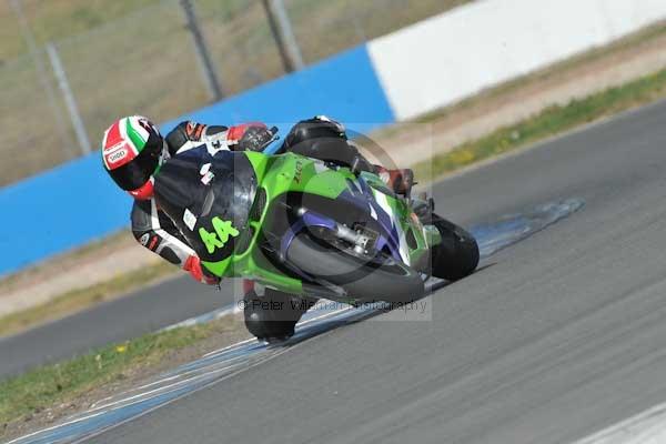 Motorcycle action photographs;Trackday digital images;donington;donington park leicestershire;donington photographs;event digital images;eventdigitalimages;no limits trackday;peter wileman photography;trackday;trackday photos