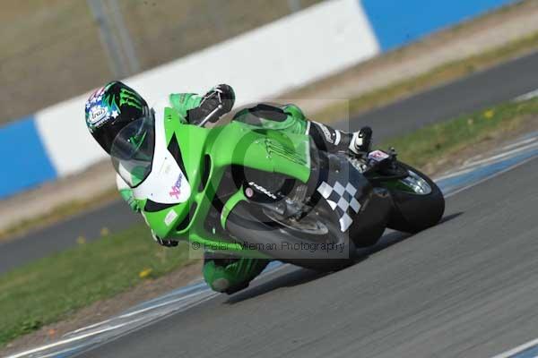 Motorcycle action photographs;Trackday digital images;donington;donington park leicestershire;donington photographs;event digital images;eventdigitalimages;no limits trackday;peter wileman photography;trackday;trackday photos