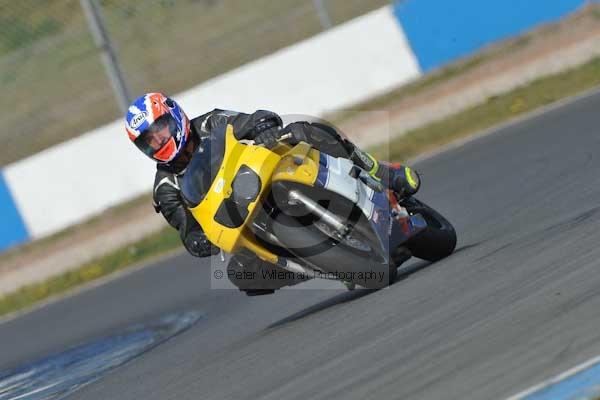 Motorcycle action photographs;Trackday digital images;donington;donington park leicestershire;donington photographs;event digital images;eventdigitalimages;no limits trackday;peter wileman photography;trackday;trackday photos