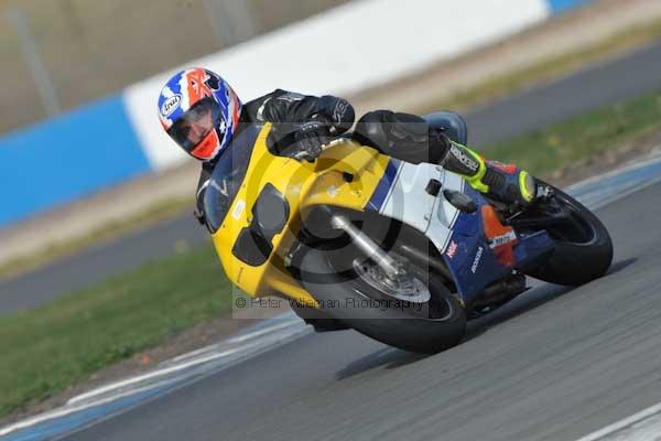 Motorcycle action photographs;Trackday digital images;donington;donington park leicestershire;donington photographs;event digital images;eventdigitalimages;no limits trackday;peter wileman photography;trackday;trackday photos