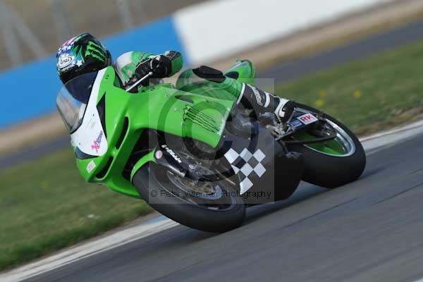 Motorcycle action photographs;Trackday digital images;donington;donington park leicestershire;donington photographs;event digital images;eventdigitalimages;no limits trackday;peter wileman photography;trackday;trackday photos
