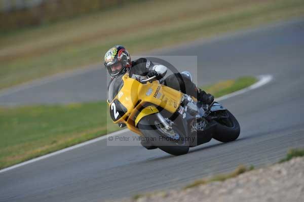 Motorcycle action photographs;Trackday digital images;donington;donington park leicestershire;donington photographs;event digital images;eventdigitalimages;no limits trackday;peter wileman photography;trackday;trackday photos