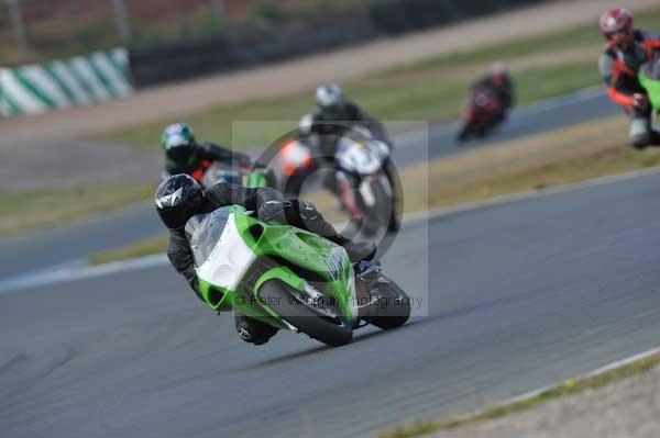 Motorcycle action photographs;Trackday digital images;donington;donington park leicestershire;donington photographs;event digital images;eventdigitalimages;no limits trackday;peter wileman photography;trackday;trackday photos