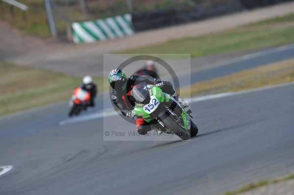 Motorcycle action photographs;Trackday digital images;donington;donington park leicestershire;donington photographs;event digital images;eventdigitalimages;no limits trackday;peter wileman photography;trackday;trackday photos