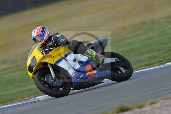 Motorcycle action photographs;Trackday digital images;donington;donington park leicestershire;donington photographs;event digital images;eventdigitalimages;no limits trackday;peter wileman photography;trackday;trackday photos