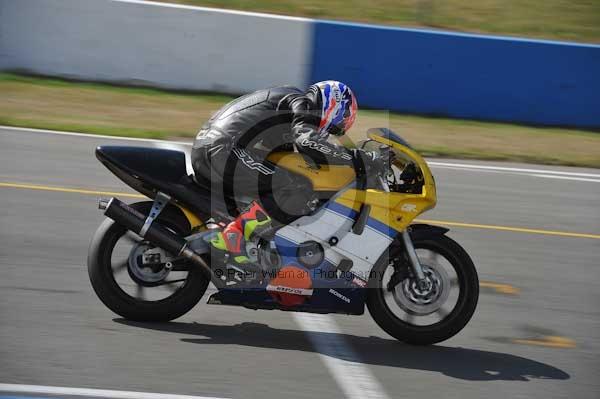 Motorcycle action photographs;Trackday digital images;donington;donington park leicestershire;donington photographs;event digital images;eventdigitalimages;no limits trackday;peter wileman photography;trackday;trackday photos