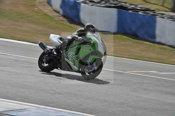 Motorcycle action photographs;Trackday digital images;donington;donington park leicestershire;donington photographs;event digital images;eventdigitalimages;no limits trackday;peter wileman photography;trackday;trackday photos