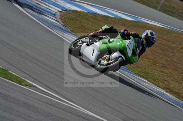 Motorcycle action photographs;Trackday digital images;donington;donington park leicestershire;donington photographs;event digital images;eventdigitalimages;no limits trackday;peter wileman photography;trackday;trackday photos