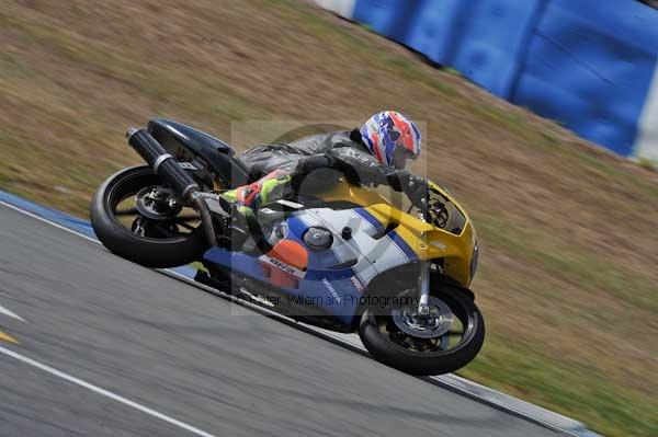 Motorcycle action photographs;Trackday digital images;donington;donington park leicestershire;donington photographs;event digital images;eventdigitalimages;no limits trackday;peter wileman photography;trackday;trackday photos