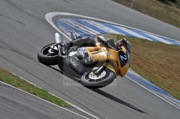 Motorcycle action photographs;Trackday digital images;donington;donington park leicestershire;donington photographs;event digital images;eventdigitalimages;no limits trackday;peter wileman photography;trackday;trackday photos