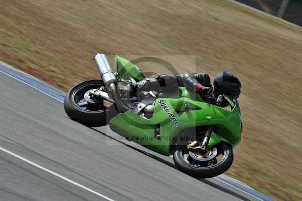 Motorcycle action photographs;Trackday digital images;donington;donington park leicestershire;donington photographs;event digital images;eventdigitalimages;no limits trackday;peter wileman photography;trackday;trackday photos
