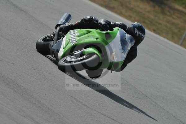 Motorcycle action photographs;Trackday digital images;donington;donington park leicestershire;donington photographs;event digital images;eventdigitalimages;no limits trackday;peter wileman photography;trackday;trackday photos