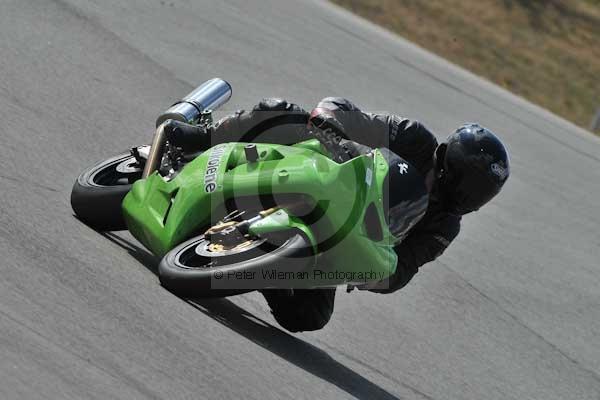 Motorcycle action photographs;Trackday digital images;donington;donington park leicestershire;donington photographs;event digital images;eventdigitalimages;no limits trackday;peter wileman photography;trackday;trackday photos