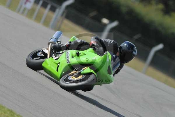Motorcycle action photographs;Trackday digital images;donington;donington park leicestershire;donington photographs;event digital images;eventdigitalimages;no limits trackday;peter wileman photography;trackday;trackday photos