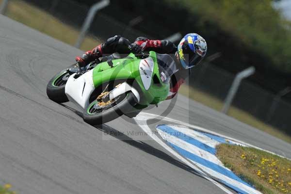Motorcycle action photographs;Trackday digital images;donington;donington park leicestershire;donington photographs;event digital images;eventdigitalimages;no limits trackday;peter wileman photography;trackday;trackday photos