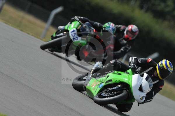 Motorcycle action photographs;Trackday digital images;donington;donington park leicestershire;donington photographs;event digital images;eventdigitalimages;no limits trackday;peter wileman photography;trackday;trackday photos