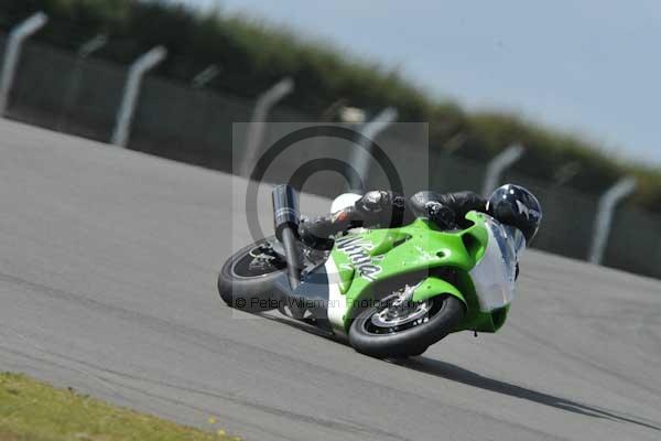 Motorcycle action photographs;Trackday digital images;donington;donington park leicestershire;donington photographs;event digital images;eventdigitalimages;no limits trackday;peter wileman photography;trackday;trackday photos