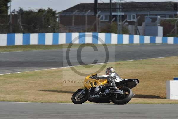 Motorcycle action photographs;Trackday digital images;donington;donington park leicestershire;donington photographs;event digital images;eventdigitalimages;no limits trackday;peter wileman photography;trackday;trackday photos