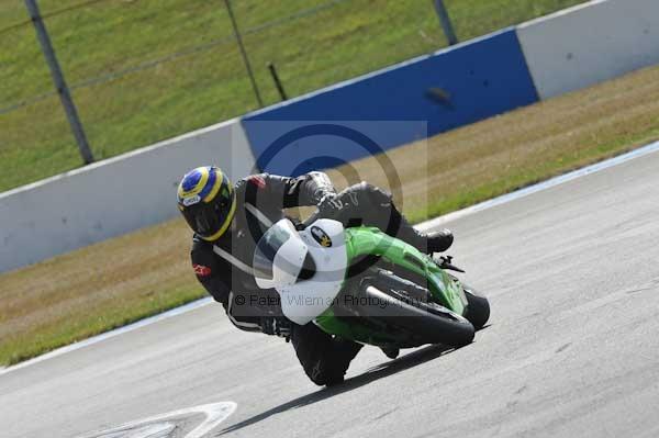 Motorcycle action photographs;Trackday digital images;donington;donington park leicestershire;donington photographs;event digital images;eventdigitalimages;no limits trackday;peter wileman photography;trackday;trackday photos
