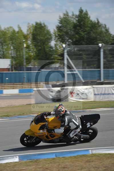 Motorcycle action photographs;Trackday digital images;donington;donington park leicestershire;donington photographs;event digital images;eventdigitalimages;no limits trackday;peter wileman photography;trackday;trackday photos