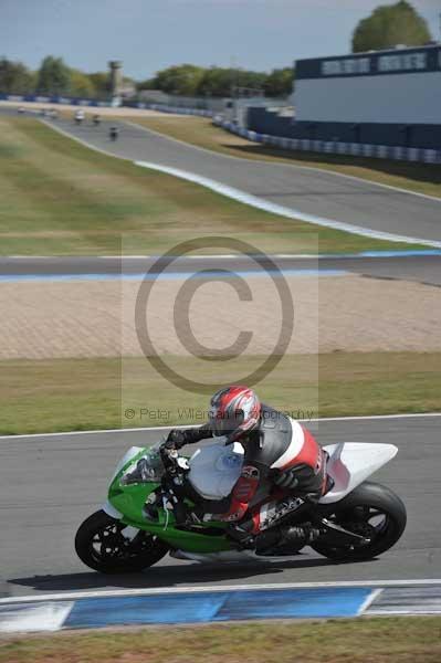 Motorcycle action photographs;Trackday digital images;donington;donington park leicestershire;donington photographs;event digital images;eventdigitalimages;no limits trackday;peter wileman photography;trackday;trackday photos